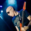 joe_satriani_p2010_03
