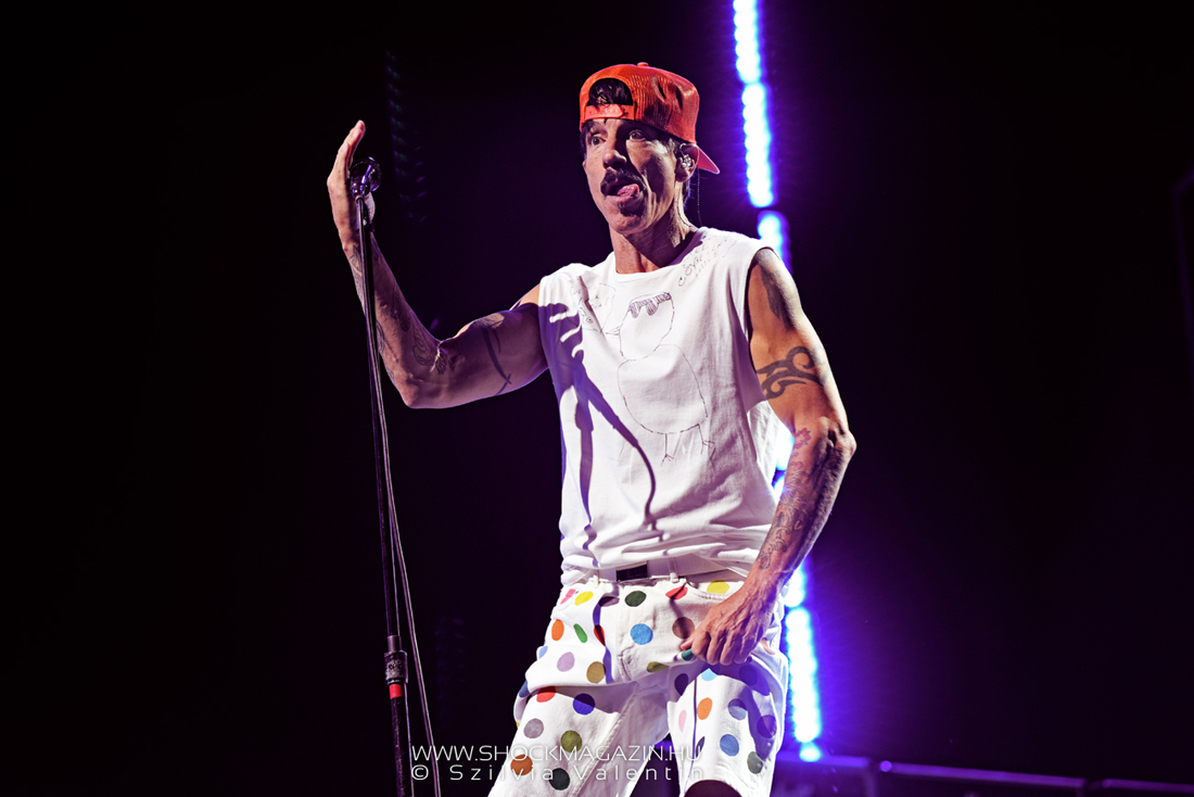 red_hot_chili_peppers_k2022_01