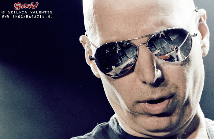 joe_satriani_2010_01